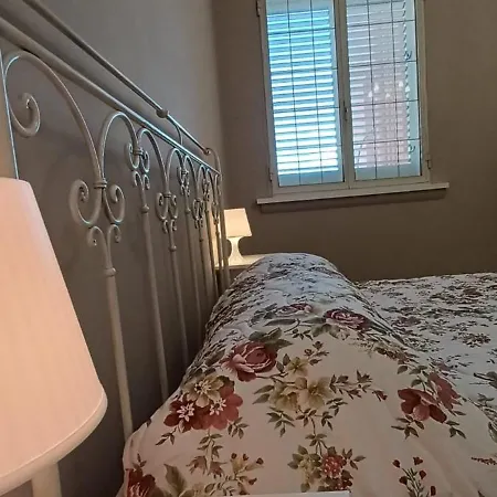 Pretty House *